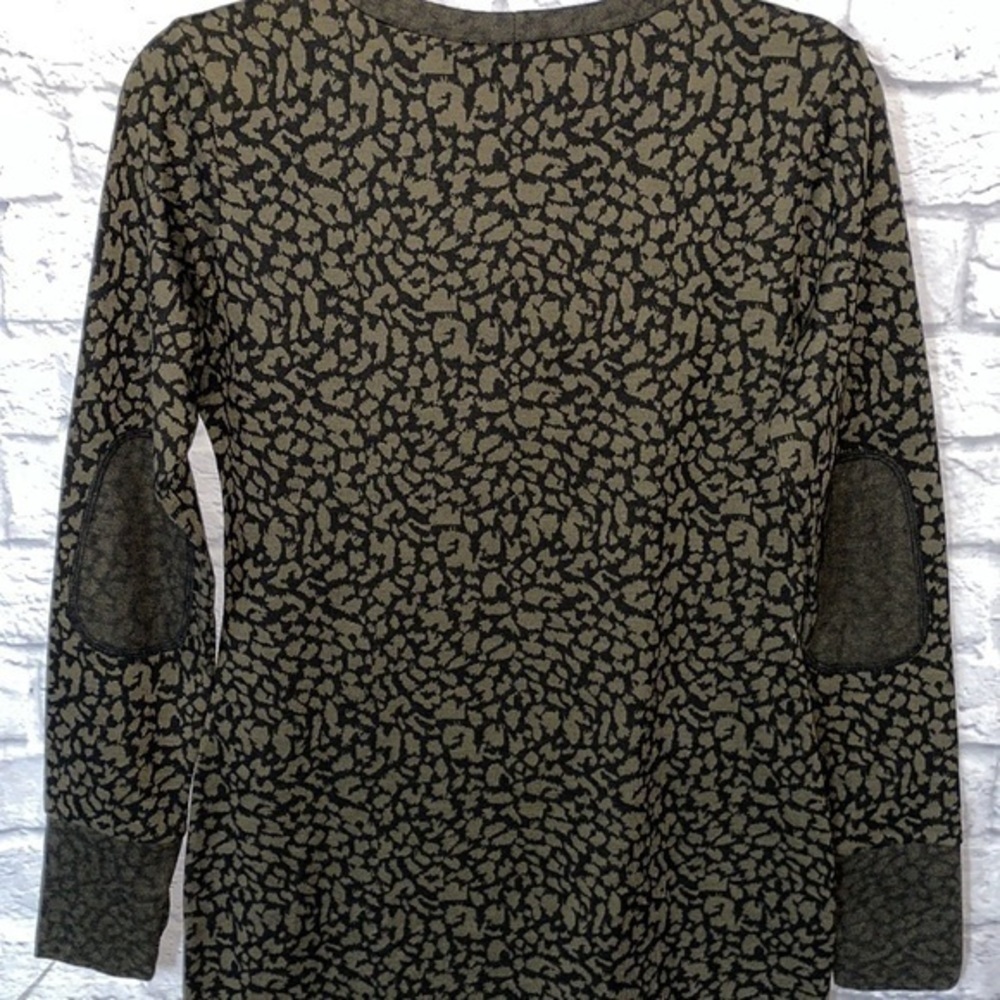 Kavu Deva Military Camo Print Long Sleeve Dress with Lebow Patches & Thumb Holes - Picture 5 of 10